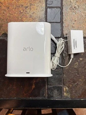 Estación Base Arlo VMB4540 SmartHub para Cámaras de Seguridad Arlo - Usada Foto 1 de 3