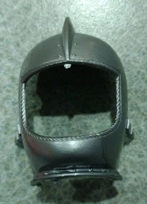 Auténtico/original Marx Johnny West Silver Knight 1968 frente del casco de 2 piezas Foto 1 de 2