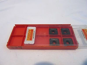 Inserto de carburo Qty (4) Sandvik R290.90-12T320M-KH grado 3040 - Imagen 1 de 2