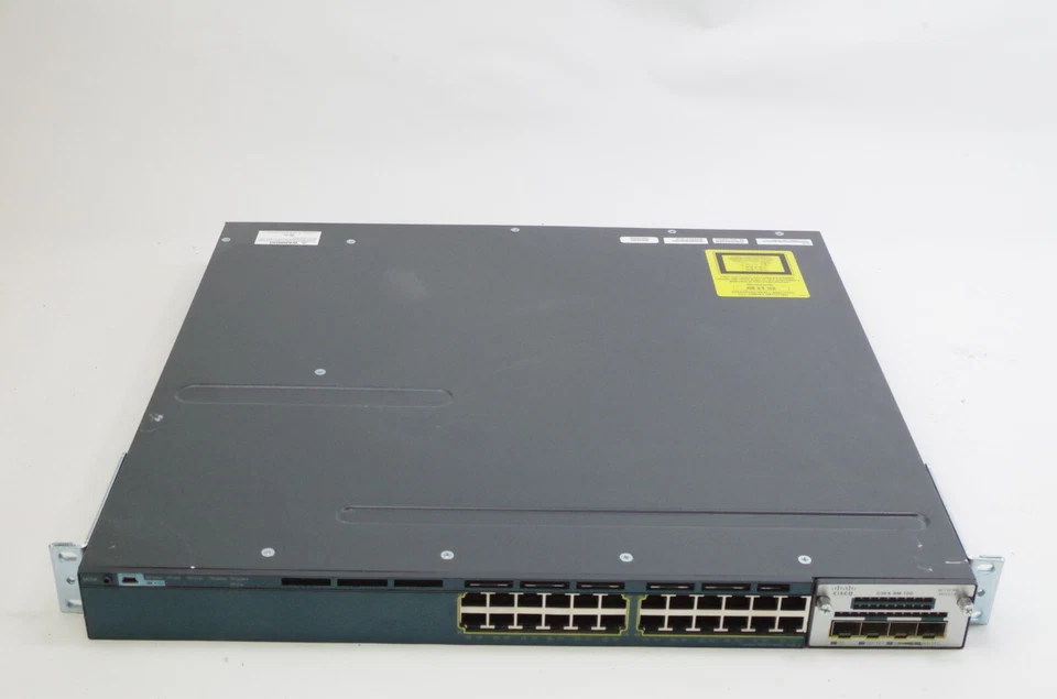 Conmutador de red Cisco WS - C3560X-24P Series POE+ 24 puertos 1 puerto defectuoso Foto 1 de 4