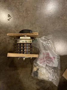 ELECTROSWITCH 28304A / 28304A (NEW IN BOX) - Picture 1 of 3