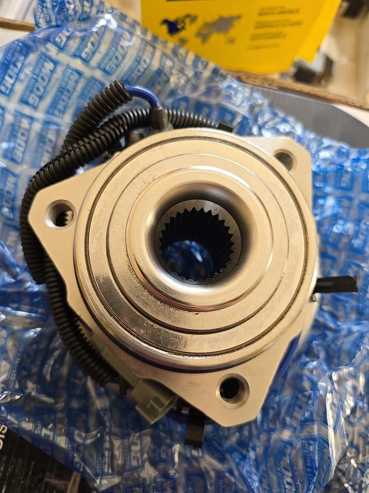 Wheel Bearing and Hub Assembly Moog 513176 fits 02-07 Jeep Liberty - Image 1 of 4