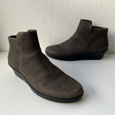 Botas Ecco Skyler Para Mujer Talla 10 Gris Cuero Guijarro Cuña Tobillo Cremallera Cómodas Foto 1 de 4