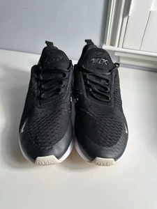 Scarpe Nike Air Max 270 Uomo Taglia 9.5 Nero Bianco Sneakers AH8050-002 Corsa Palestra - Foto 1 di 6