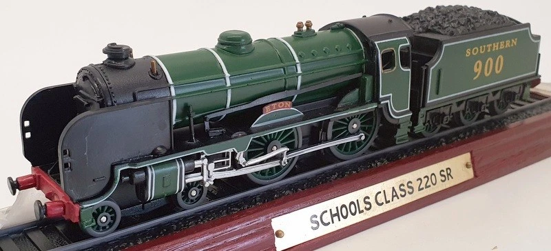Atlas Editions 3 904 005 - Schools Class 220 SR Eton Locomotive Static Model - Image 1 of 4