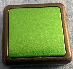 Rubik's Race Metálico REEMPLAZO Verde Cuadrado Juegos de Mesa Piezas Cubo LEER - Imagen 1 de 1
