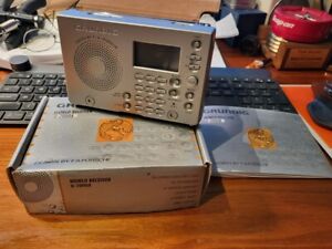 Very nice Grundig World Receiver G-2000A AM/FM Shortwave Radio in Box