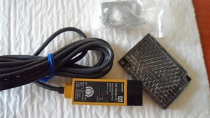 OMRON (Wis) E3S-RS30B4-30 E3S–R Retrorreflectante 30 cm/PNP/Horz. E3S-RS30 E3SRS30B430 - Imagen 1 de 10