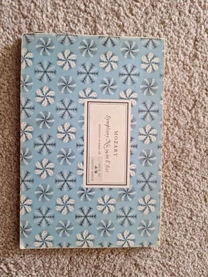 Penguin Scores 16: Mozart Symphony No.39 in E Flat - Image 1 of 4