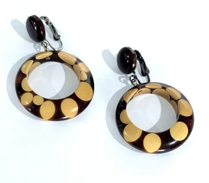 Vintage Bakelite Brown Dangle Hoop Earrings w Cream Colored Injected Dots - Picture 1 of 6