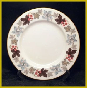 Royal Doulton Camelot 8 Inch Salad Plates - Picture 1 of 1