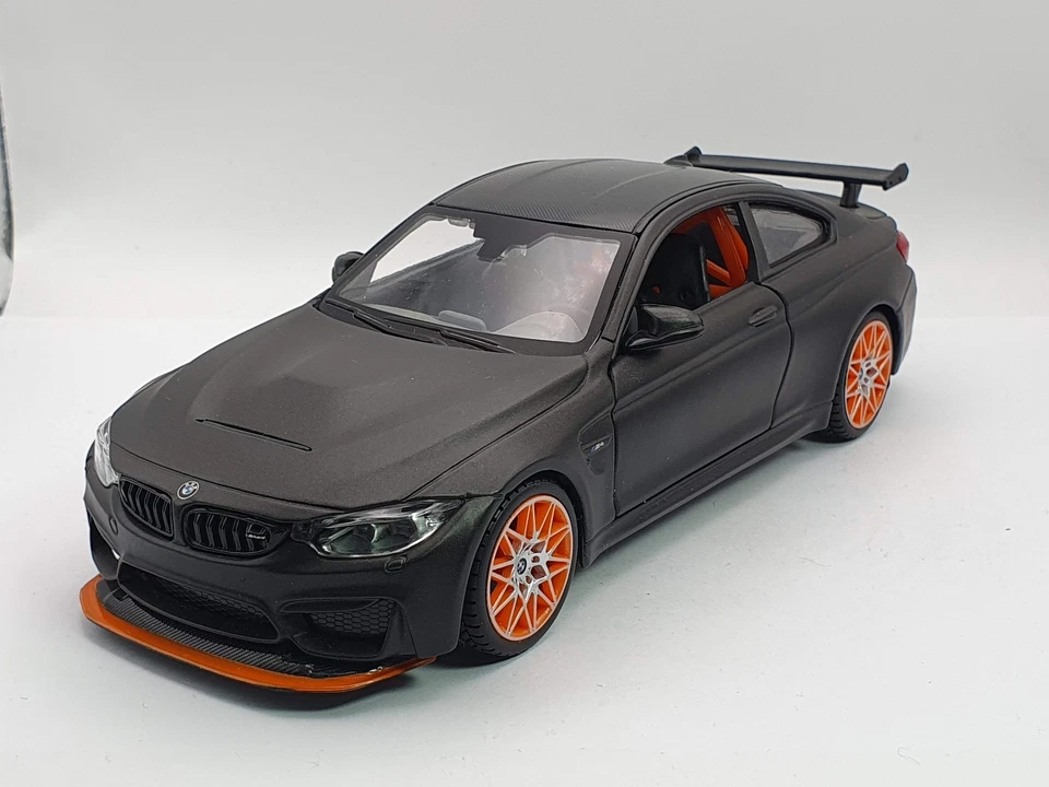 BMW M4 GTS Maisto 1/24 - Immagine 1 di 4