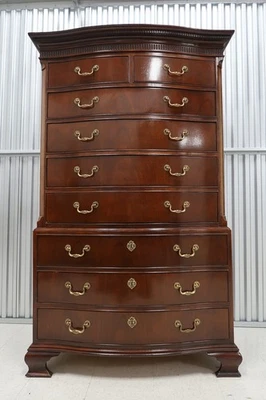 Cajonera tradicional alta frontal con arco de caoba para muebles de panadero Foto 1 de 4