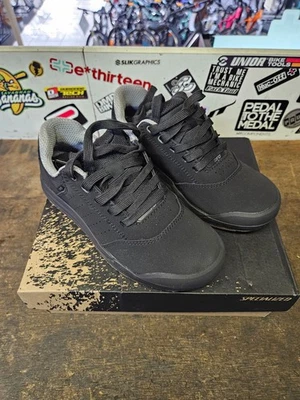 Sapato de Mountain Bike Specialized 2FO Roost Clip 37EU Preto/Goma - Imagem 1 de 4