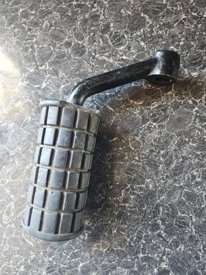 Reposapiés delantero izquierdo suzuki gt750 Foto 1 de 2