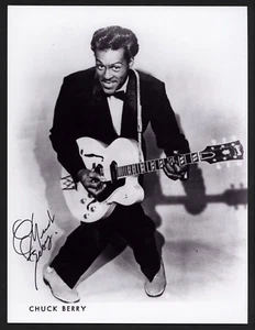 CHUCK BERRY Signed Autographed Photo 10 x 13 PSA LOA - FATHER OF ROCK n' ROLL - Picture 1 of 3