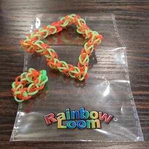 Rainbow Loom Bracelets And Ring! Hand Crafted Bracelet Red And Green - Picture 1 of 1