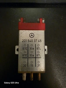 Mercedes-Benz OEM Pre-owned W201 W124 W126 Overload Protection Relay 2015403745 - Picture 1 of 2