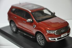 Ford Everest 2019 car model in scale 1:18 Red