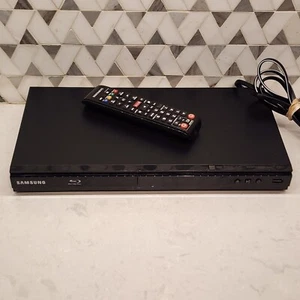 Samsung BD-EM57C Blu-Ray Player w/ Remote & HDMI Cable - Picture 1 of 7