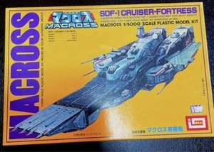 Super Dimension Fortress Macross SDF-1 Cruiser-Fortress 1/5000 Plastic Model - Picture 1 of 3