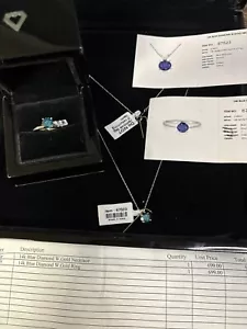 Conjunto solitario de anillo y collar de diamantes azules de 0,95 quilates, oro blanco de 14 quilates - Imagen 1 de 12