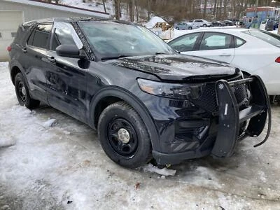 21 FORD EXPLORER Right Rear Knuckle/stub Axle - Image 1 of 4