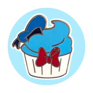 Donald Duck Disney Pin: Cupcake - Picture 1 of 5