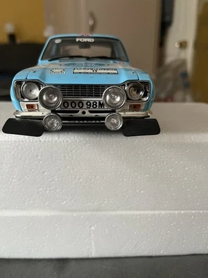 Minichamps Ford Escort MK1 1/18 Scale Model Car - Image 1 of 3