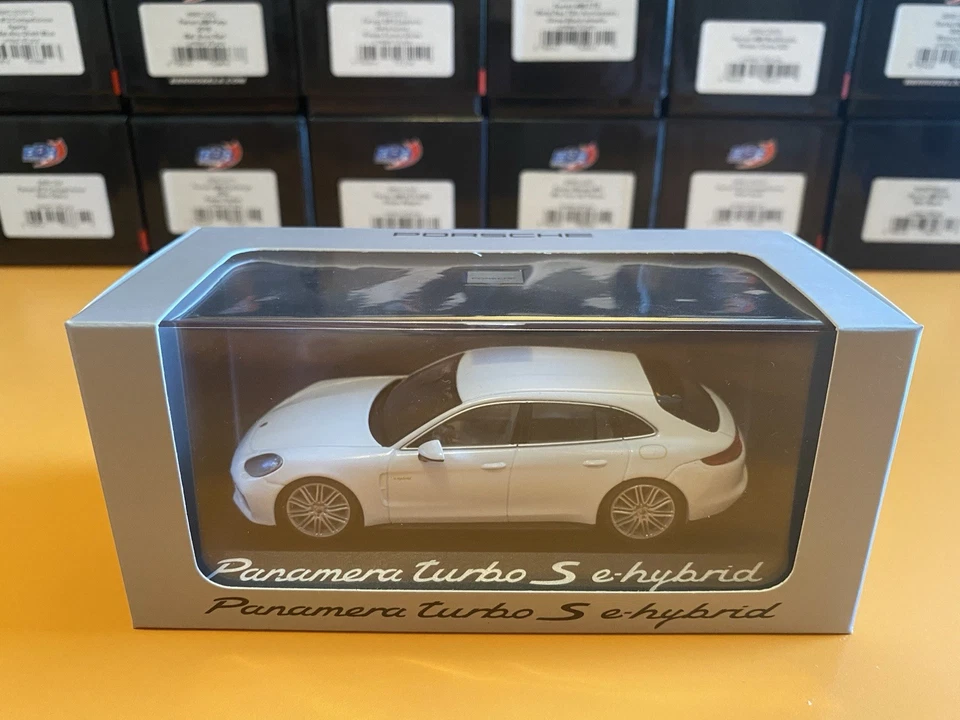 Porsche Panamera Turbo S e-hybrid 2016 White 1/43 Minichamps - Immagine 1 di 1