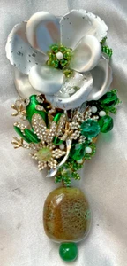 Vintage Brosche Anstecknadel STANLEY HAGLER figürlich STRASS BABY FROSCH im GARTEN - Bild 1 von 3