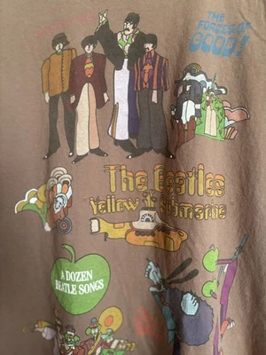 Camiseta Comida Chatarra The Beatles Amarilla Submarina Talla M Mediana Marrón Foto 1 de 4