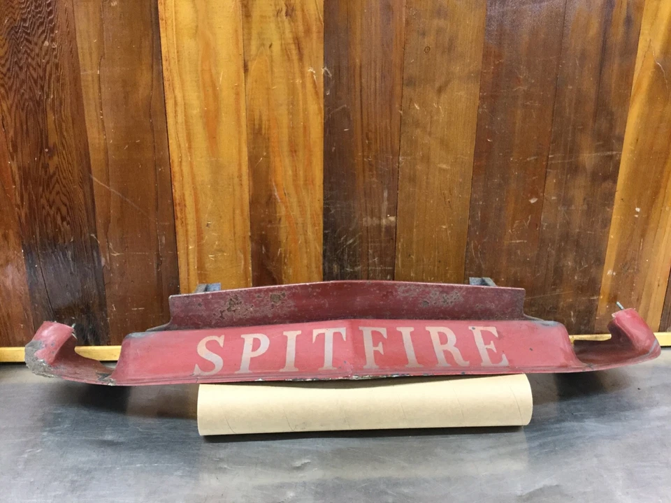 Triumph Spitfire • Alerón delantero original, fibra de vidrio. Para piezas. KT788 Foto 1 de 4