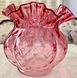 Vintage Fenton Ruffled Top Vase Rose Pink Quilted - Picture 1 of 4