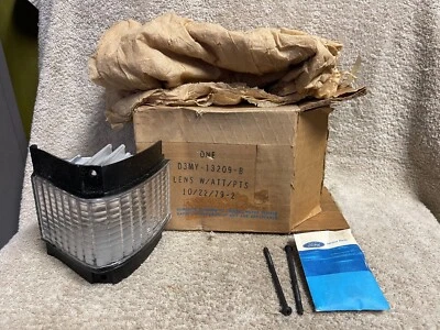 NOS FORD D3MY-13209-B 1973 1974 MERCURY MARQUIS BROUGHAM PARKING LAMP LIGHT LENS - Image 1 of 4