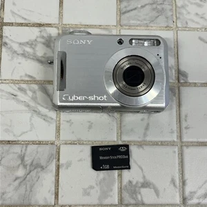 Sony Cyber-shot DSC-S700 7.2MP 3X Optical Zoom Digital Camera UNTESTED FOR PARTS - Picture 1 of 14