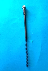 SEWING MACHINE PRESSER BAR SPRING & SCREW 185k VINTAGE SINGER ORIGINAL p759 - Picture 1 of 2