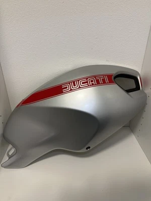Cubierta depósito derecho Ducati Monster 09-14 plata/gris 48032591B Foto 1 de 4
