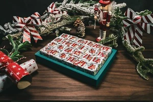 Würfel Adventskalender mit Würfelablage, Weihnachts Countdown Kalender für D&D RPG - Bild 1 von 6