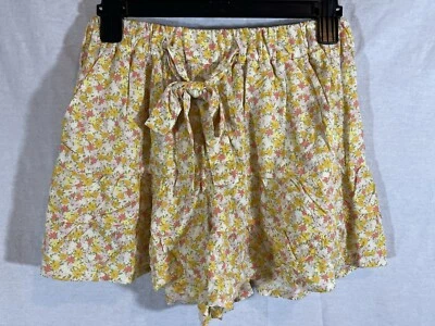 NUEVO CON ETIQUETAS SO Pantalones Cortos con Volantes Amarillo Floral Tiro Alto Medio Corbata Frontal Foto 1 de 4