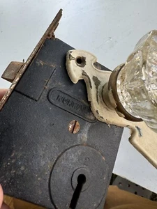 Norwalk Lock With Glass Original Knobs - Picture 1 of 4