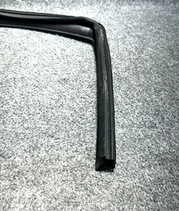 Ford Explorer 🚙 Front Right Window Glass Run Channel Seal BB537821596A - Bild 1 von 6