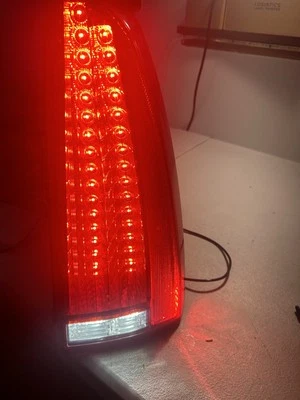 🔥06-11 Conjunto LÁMPARA LUZ DE FRENO TRASERO DERECHO PASAJERO CADILLAC DTS Foto 1 de 4