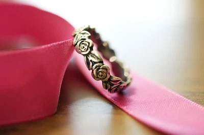 Anel James Avery Rose Eternity prata esterlina tamanho 6, anel floral aposentado - Imagem 1 de 4