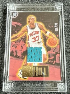 1994-95 Skybox #226 Grant Hill (RC) Rookie Card Game Worn Patch 22/75 - Picture 1 of 8