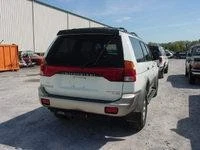 Brazo de control superior superior delantero izquierdo usado se adapta a: Mitsubishi Montero Spor 1999 Foto 1 de 4