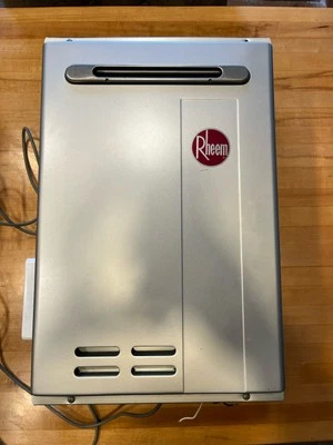 Rheem RTG-84DVLN-3 - Calentadores de agua sin tanque - Acero inoxidable Foto 1 de 4