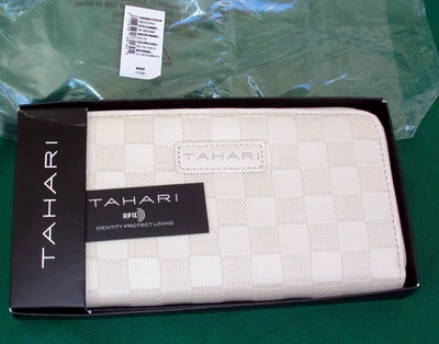 Бумажник Tahari веганская кожа бежевый женский на молнии вокруг защита личности НОВЫЙ - Изображение 1 из 4
