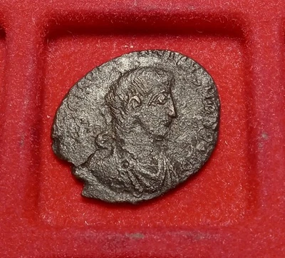 Constantius II. Centenionalis. 350-355 AD. spearing Fallen Horseman - Image 1 of 2