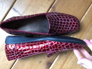 Trotters 11 Nuevo con caja para mujer mocasín rojo patente mocasín de cuero - ¡Precioso!¡! - Imagen 1 de 8